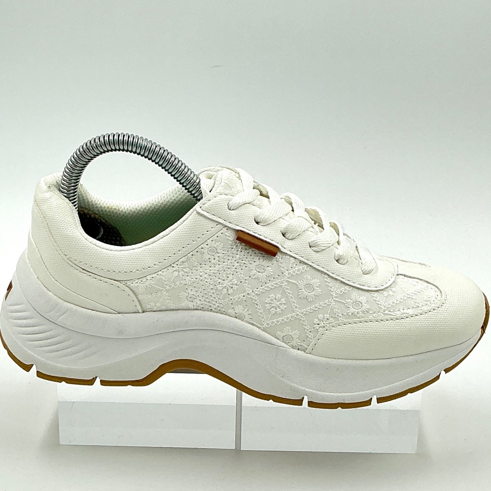 Dr. Scholls Womens Size 7 Sneaker White Floral Embroidered NEW Walk Mode $80